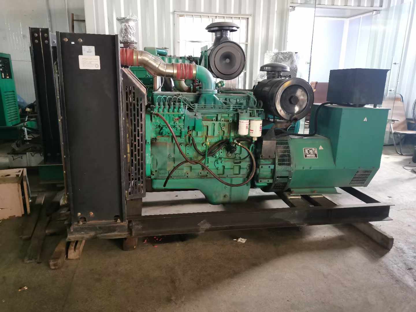 乐东发电机租赁如何确定电缆的承载电流是否在安全范围内？