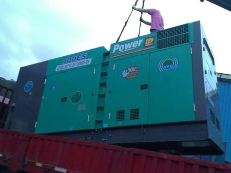 乐东柴油发电机组转速不稳定时，如何对发动机进行维护？