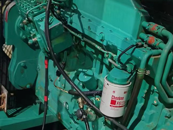 乐东如何确定新的发电机组控制系统是否与原系统兼容？