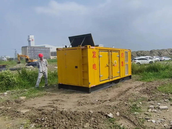 乐东200KW柴油发电机机组每小时的油耗量受哪些因素影响？